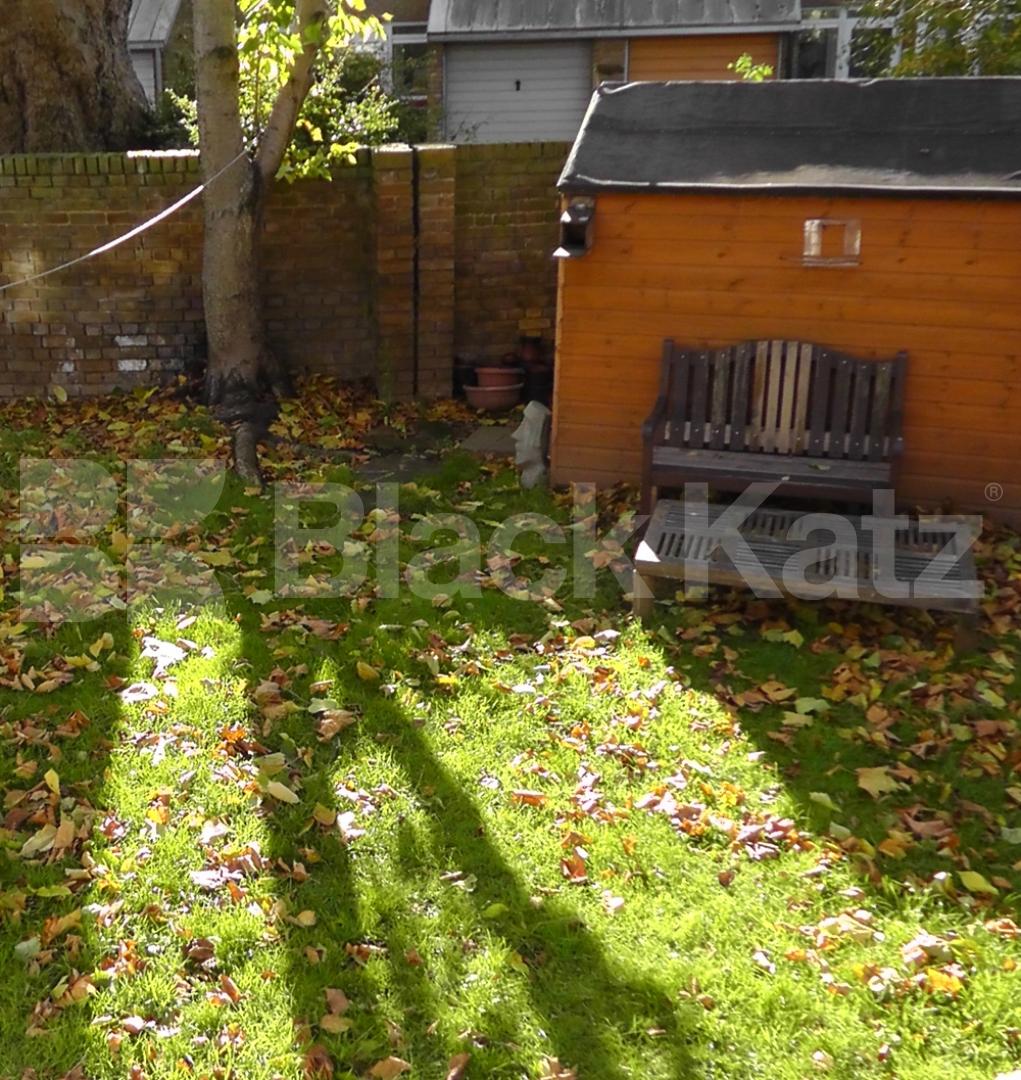 			NEW INSTRUCTION, 2 Bedroom, 1 bath, 1 reception Ground Floor Flat			 Halsmere Road, Camberwell